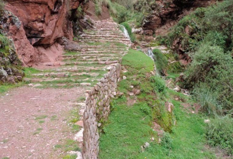 hike to the Sacred Valley