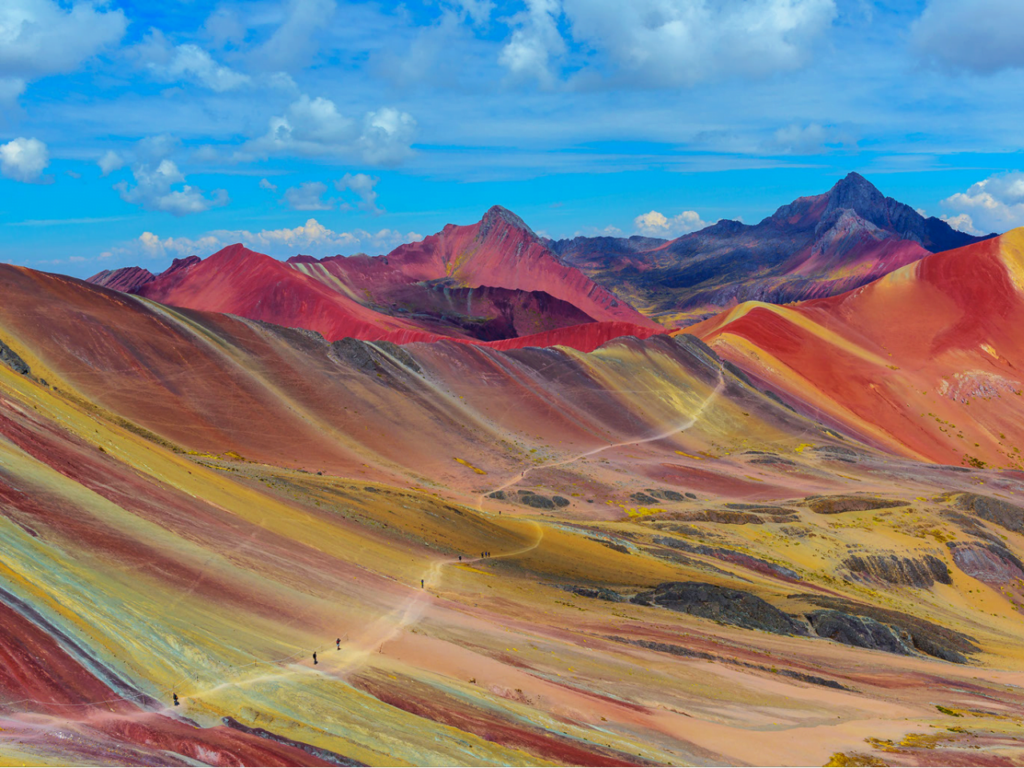 Best time to visit vinicunca rainbow mountain in August